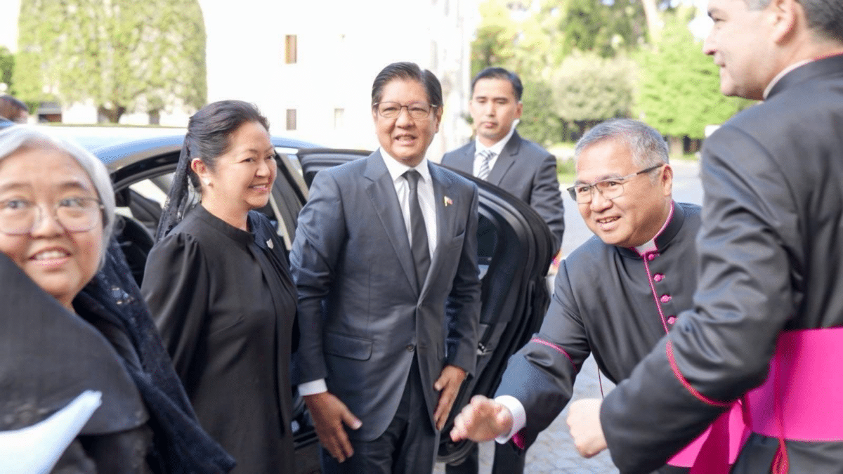 Photos from Presidential Communications Office